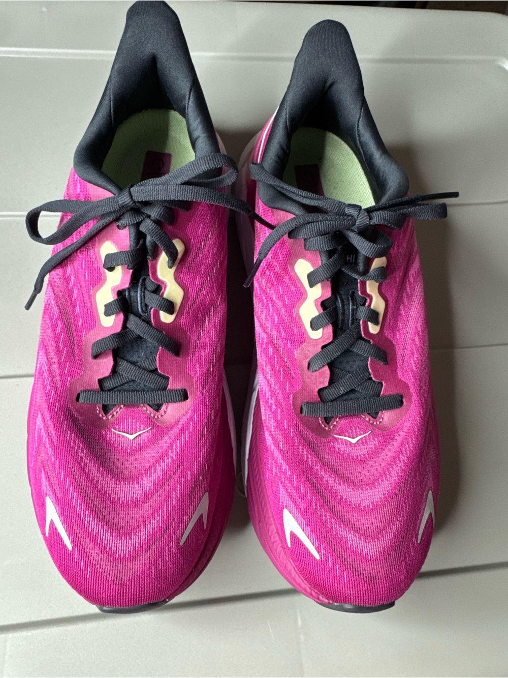 HOKA Arahi 6